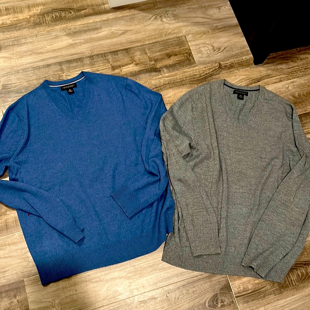 Mens Banana Republic Merino V-Necks